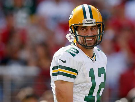 <strong>Aaron Rodgers</strong> signed a 5 year, $7,700,000 contract with the Green Bay Packers, including a $1,500,000 signing bonus, $2,120,000 guaranteed, and an average annual salary of $1,540,000. . Aaron rodgers spotrac